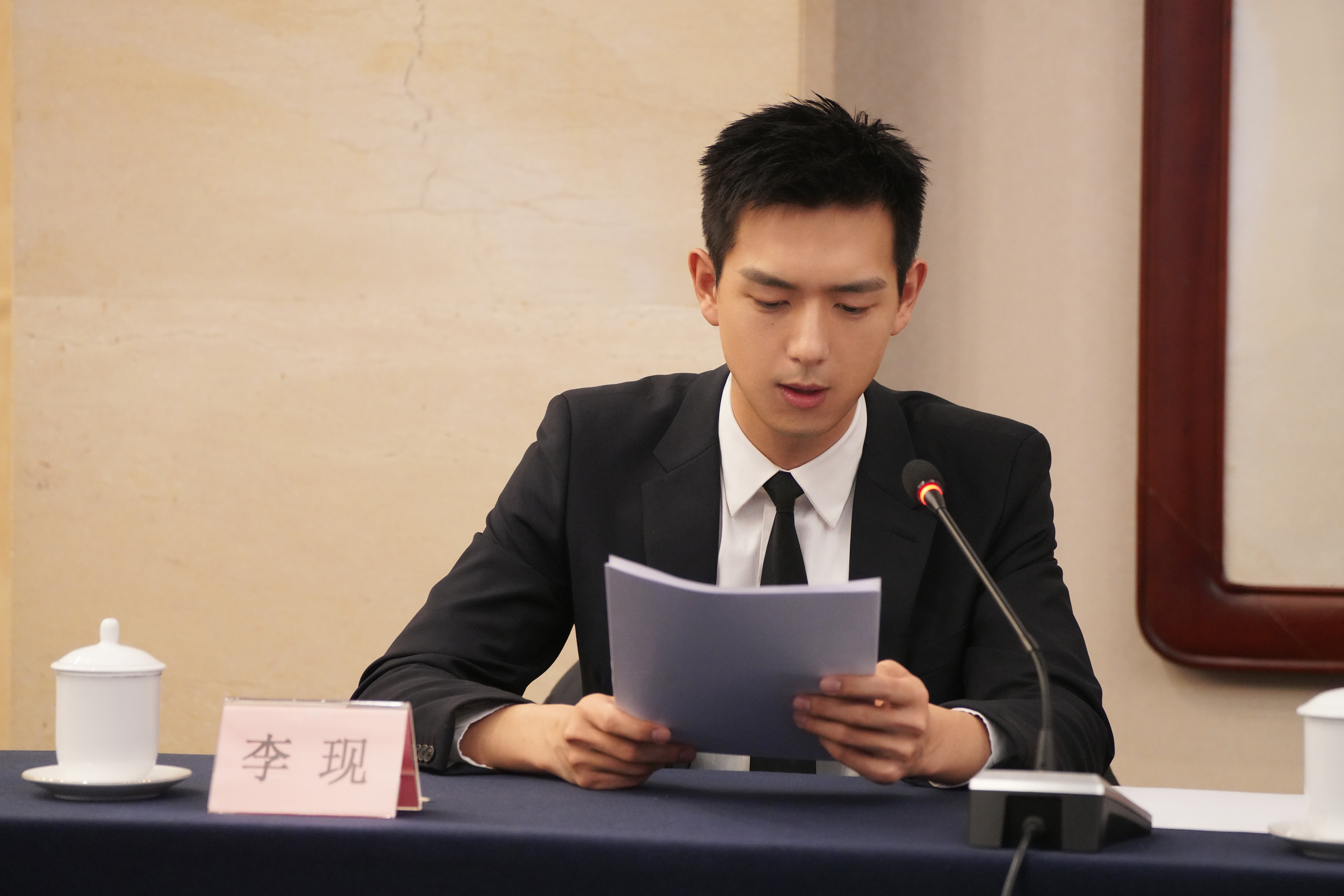 李现 赤焰 吃瓜不信瓜，如果是真的那体制内老公又➕1。好了，给大家爆个真瓜，那就