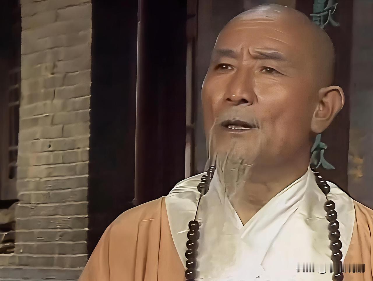 法明和尚，他是大唐金山寺的长老，也是唐僧的授业恩师，他身着僧袍，足踏布鞋，手持佛