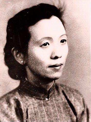 1949年，南京解放后，一位贵妇走到南京总统府前，对哨兵说道：“我是陈修良，我想