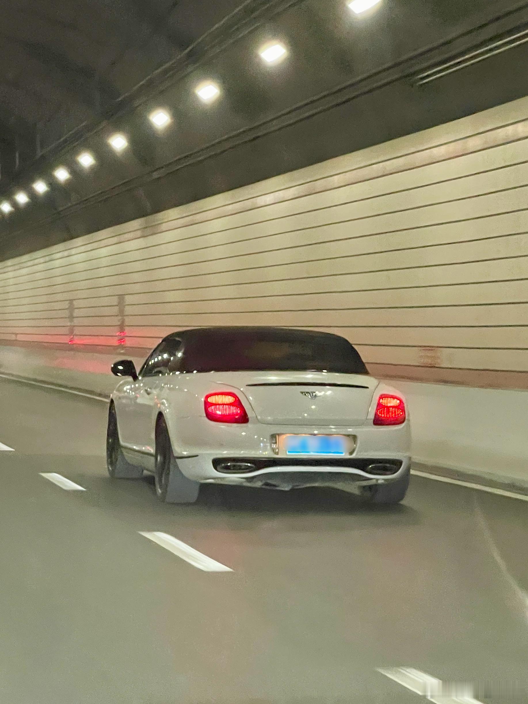 宾利Continental GT Super Sport敞篷版[馋嘴] 