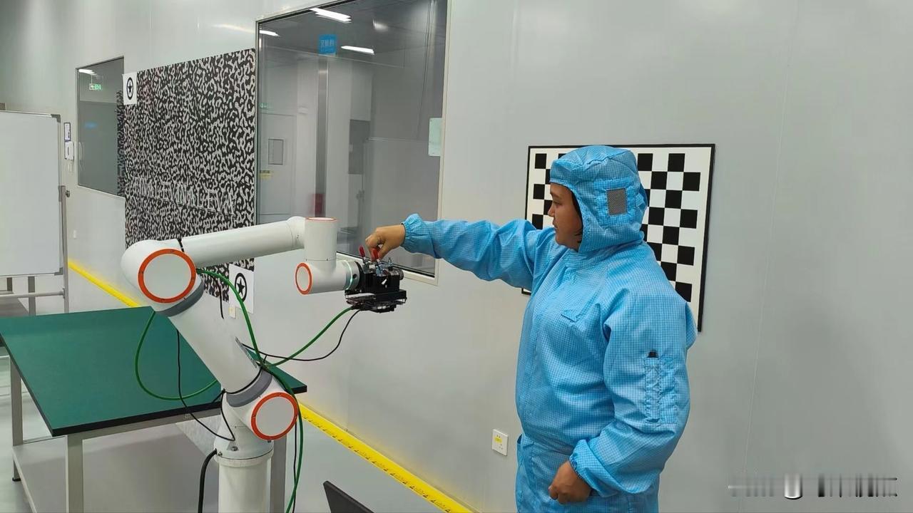 四川绵阳｜全国最大“车规级双目模组”生产基地在科技城新区投产！

13日，元橡科