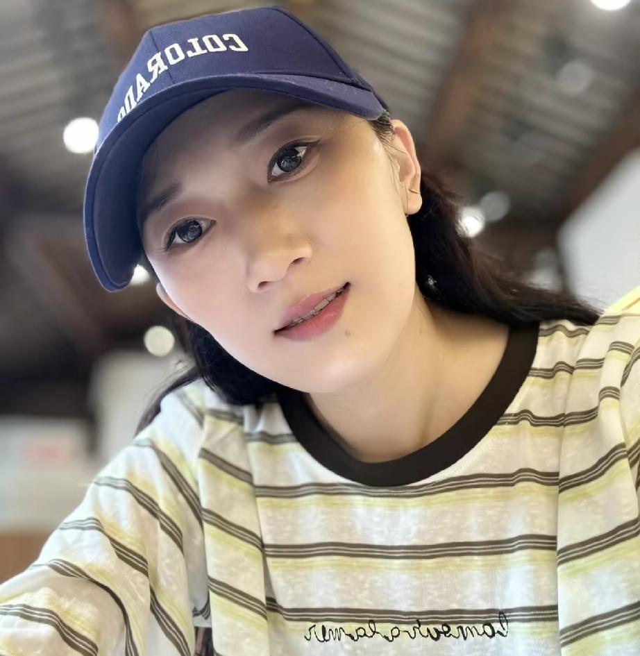 林丽今天更新动态
她说:“深深体会到法理抵不过人脉与权势的无力感”
林丽说这句话