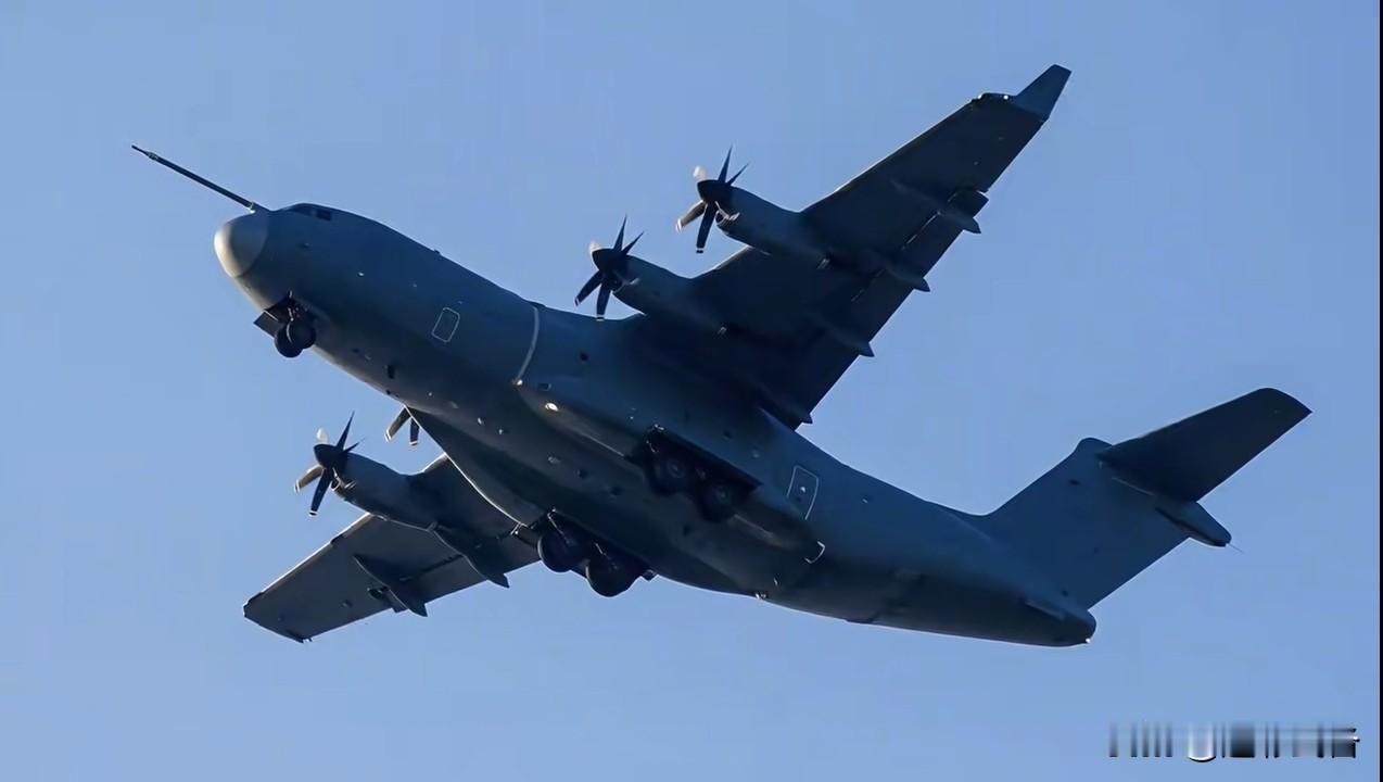 国产中型战术运输机试飞，我军空运体系逐渐完善！
        长期以来，我国中