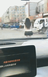 一个人最根本的能力到底是什么？内核稳定。换句话说就是允许一切发生，专注自身，尊重