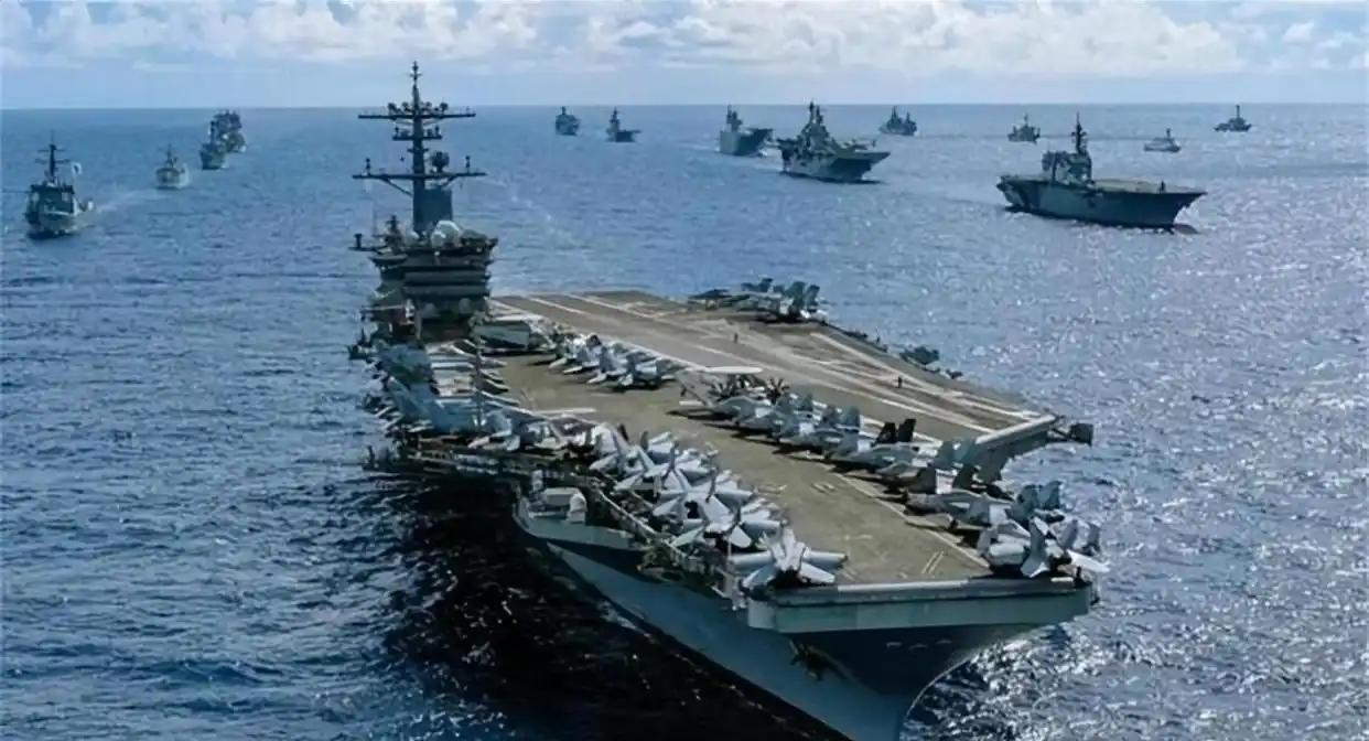 美国在亚太驻扎重兵，关岛、日本、韩国，几十年经营的军事存在，五角大楼年年给国会报