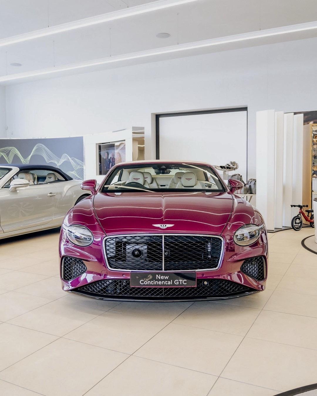 我会一直发宾利欧陆，直到你拥有为止！粉色的欧陆GTC也太嫩了吧！💕