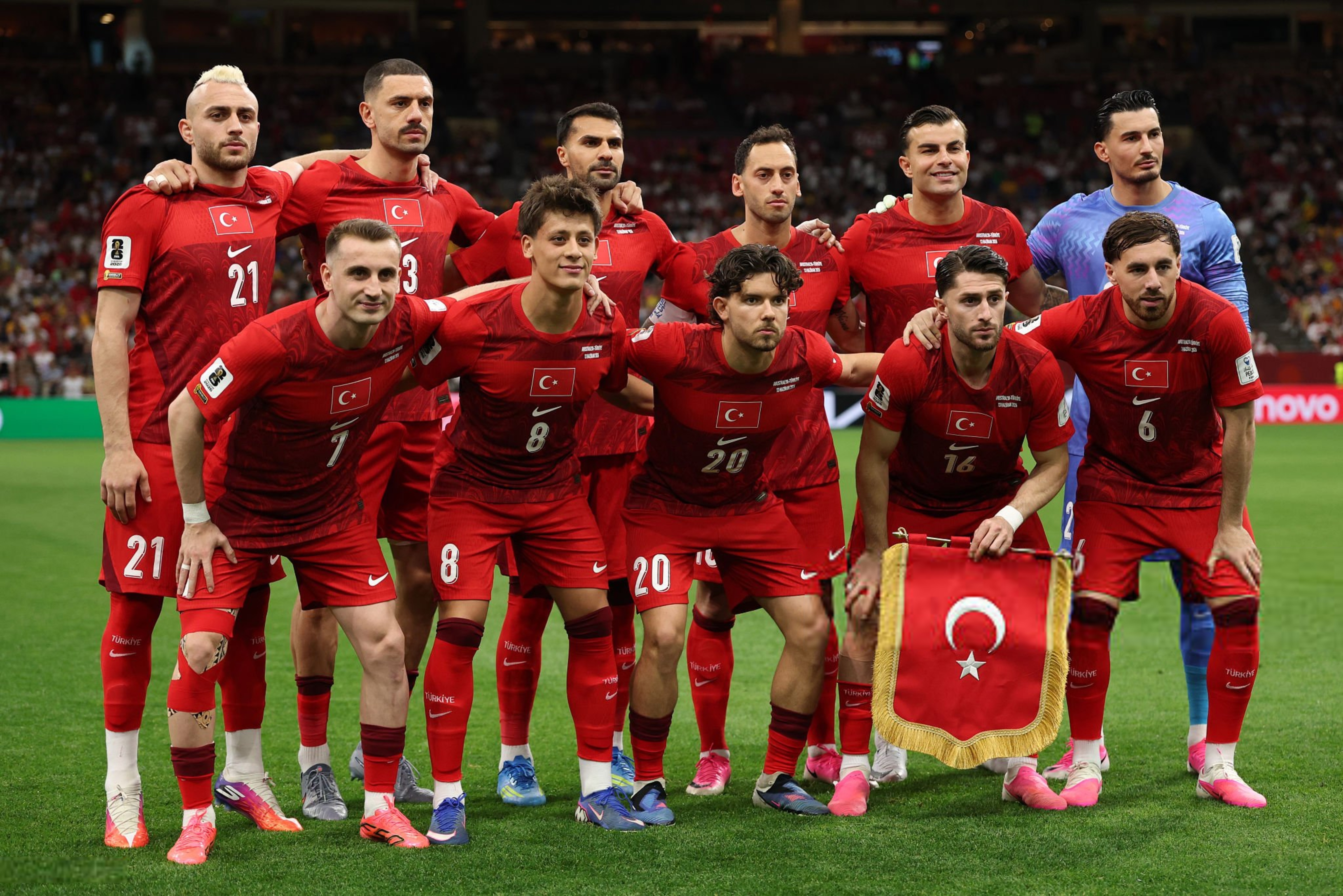 🇹🇷居莱尔和他的队友们合影📸澳大利亚vs土耳其皇马球员在国家队世界杯