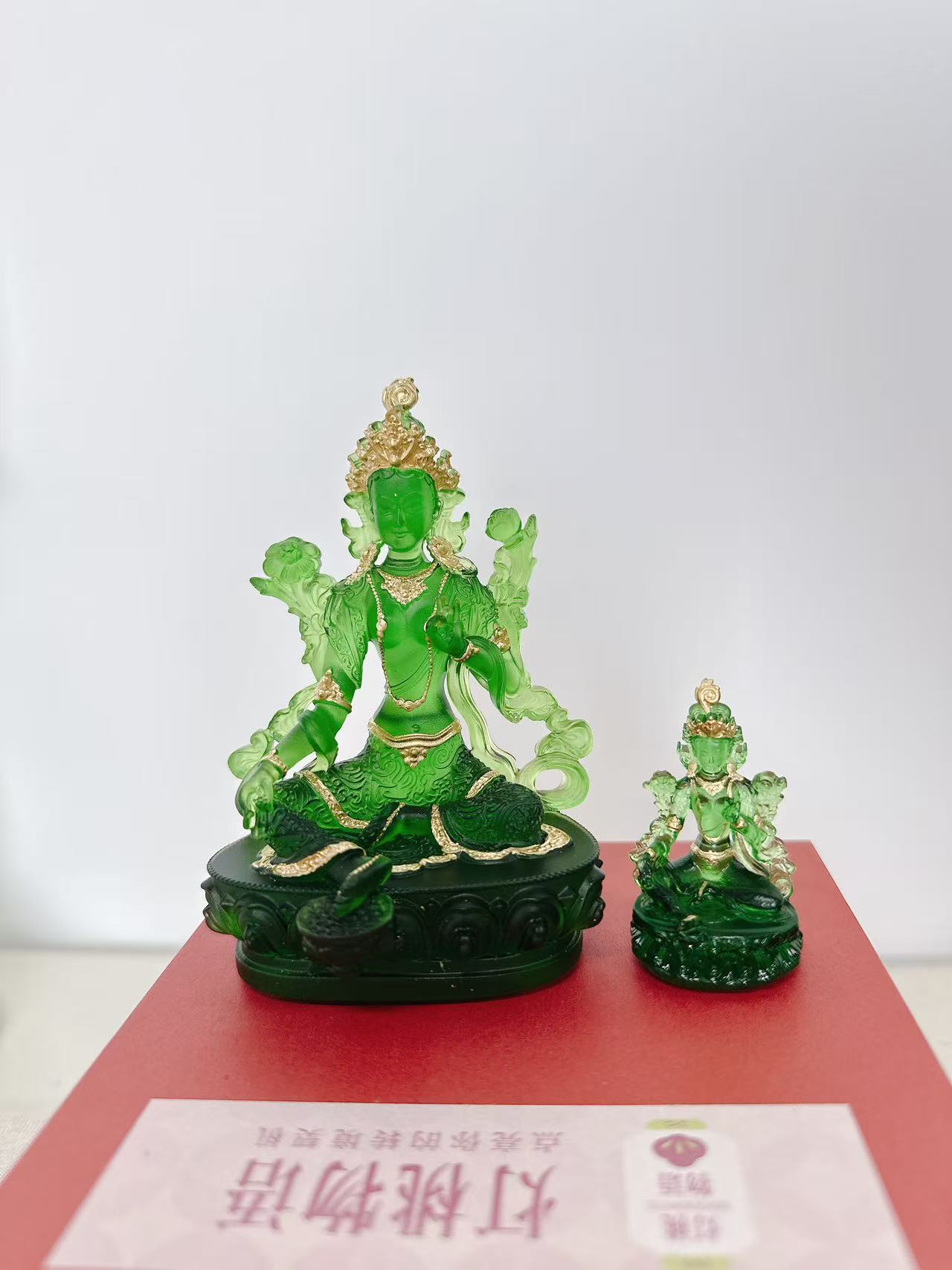 接上条，补图补图我还有神圣貌美的绿度母娘娘（琉璃描金的工艺）