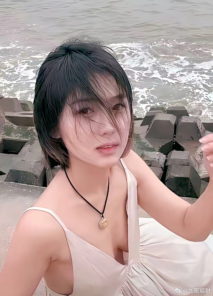 第一次见大海感慨一下：大海啊，全都是水！ ​​​