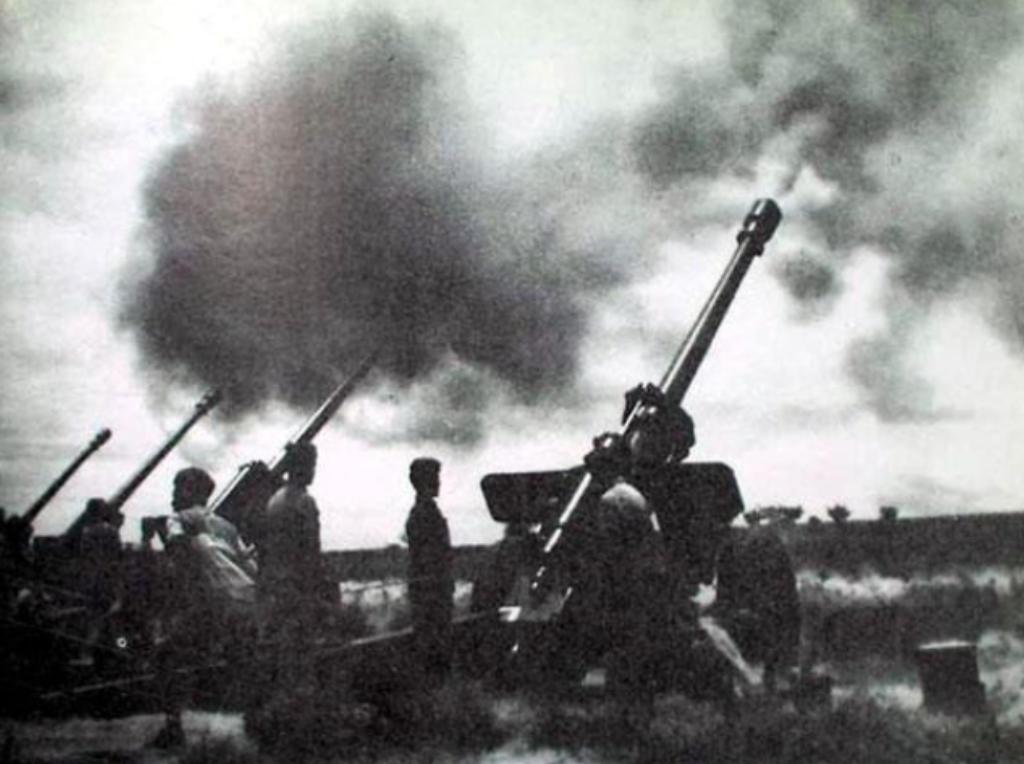 1958年，毛主席下令炮击金门，不小心炸死两个美国顾问，美国得知后率大军压境，指