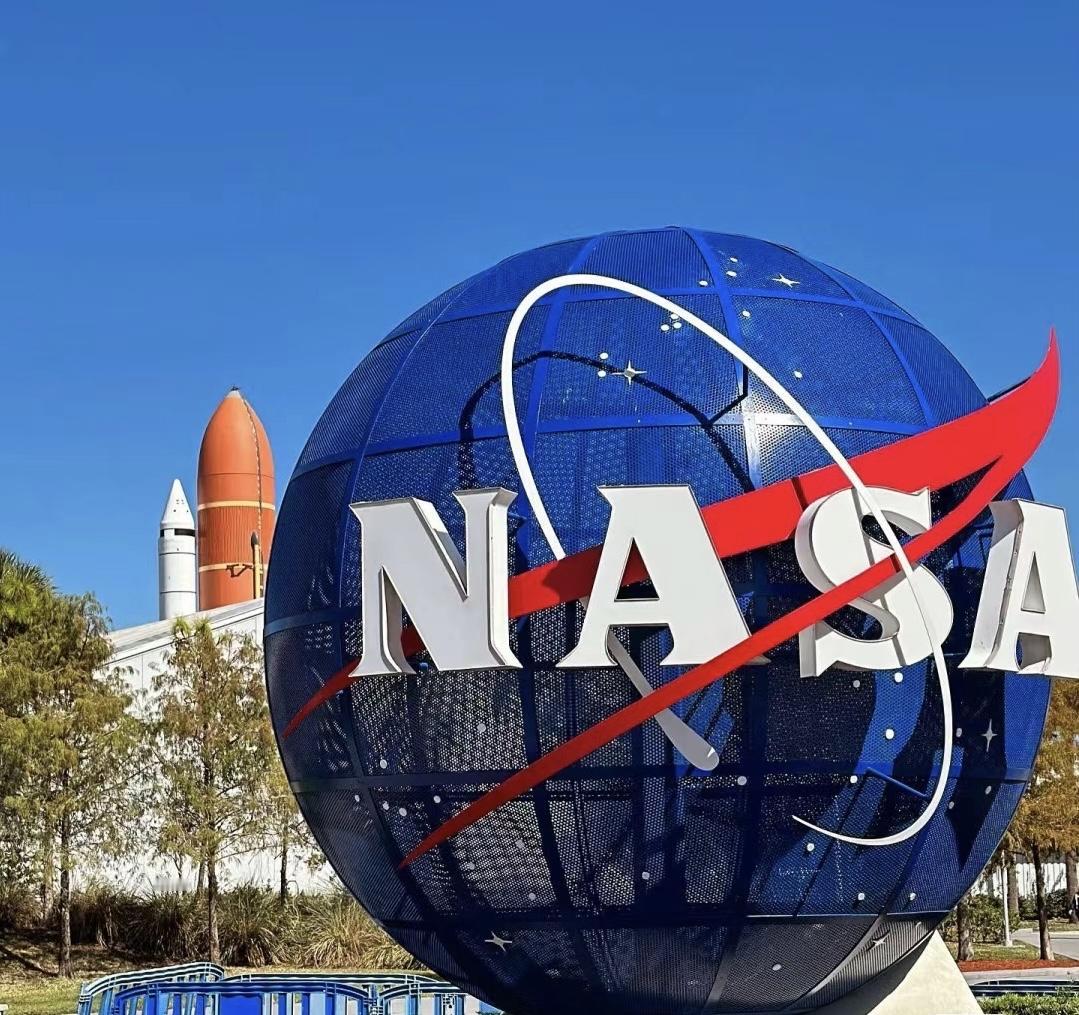 全网都在夸NASA牛，刚把4名宇航员送上月球，刷新了载人航天最远纪录，结果转头就