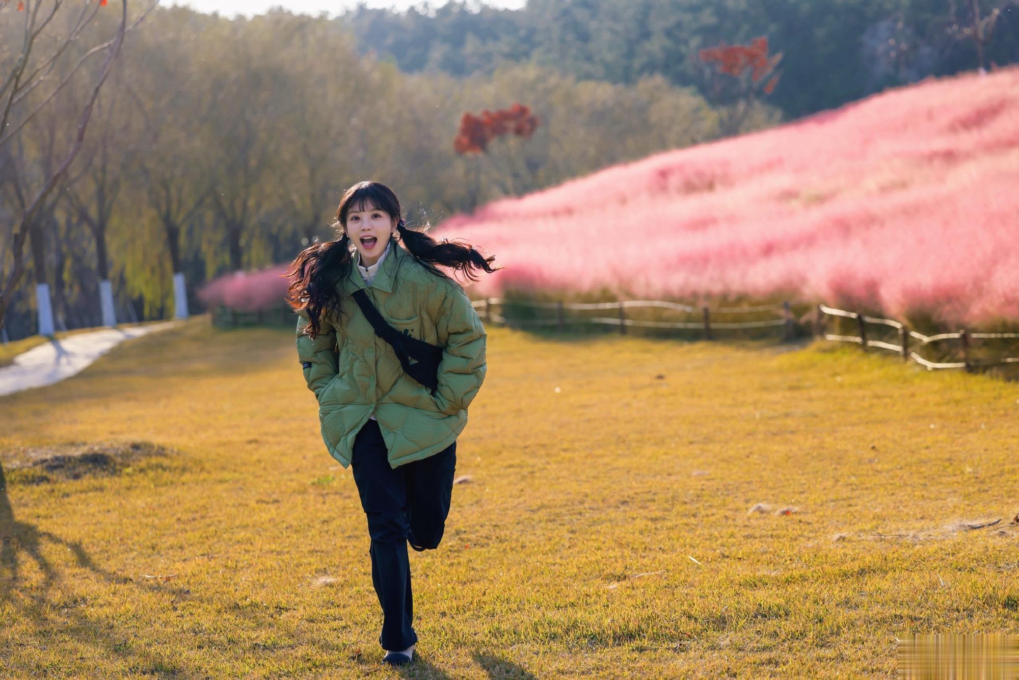 带我家孩子去秋游了 大噶觉得选哪张当头像好？[玫瑰][玫瑰][合十][合十]