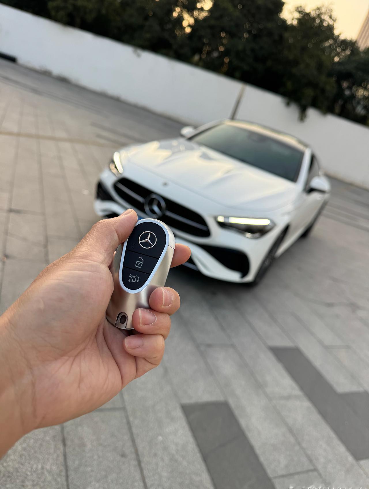 汇报一下最近动态，我在厦门开着CLE自在一厦，成功逃过车展，做一个会享受的摄影师