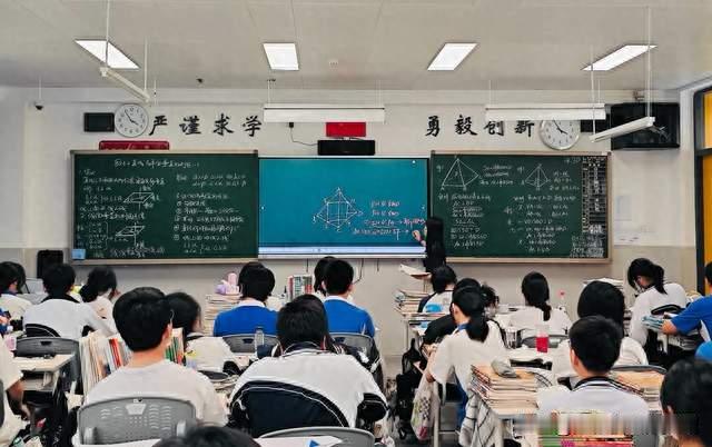 高中补课到底值不值？老师坦言：中等偏上的孩子更容易见效