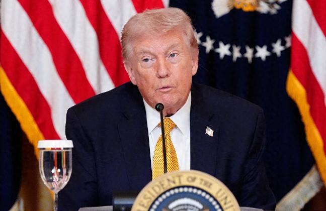 炸锅了！特朗普在白宫直接放“狠招”，直言美国真该考虑退出北约，眼看盟友全都装死不