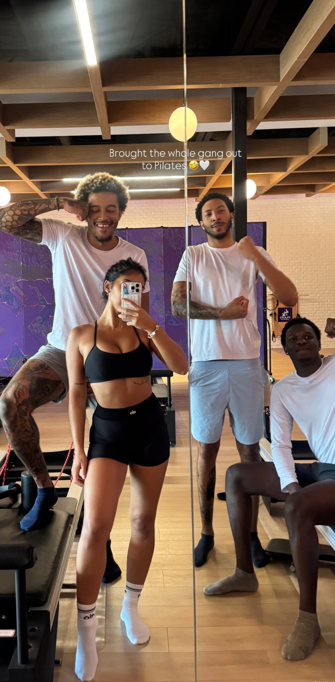 🧘索汉与女友还有兄弟一起去练普拉提！圣安东尼奥马刺NBA吐槽大会超话创作官 ​