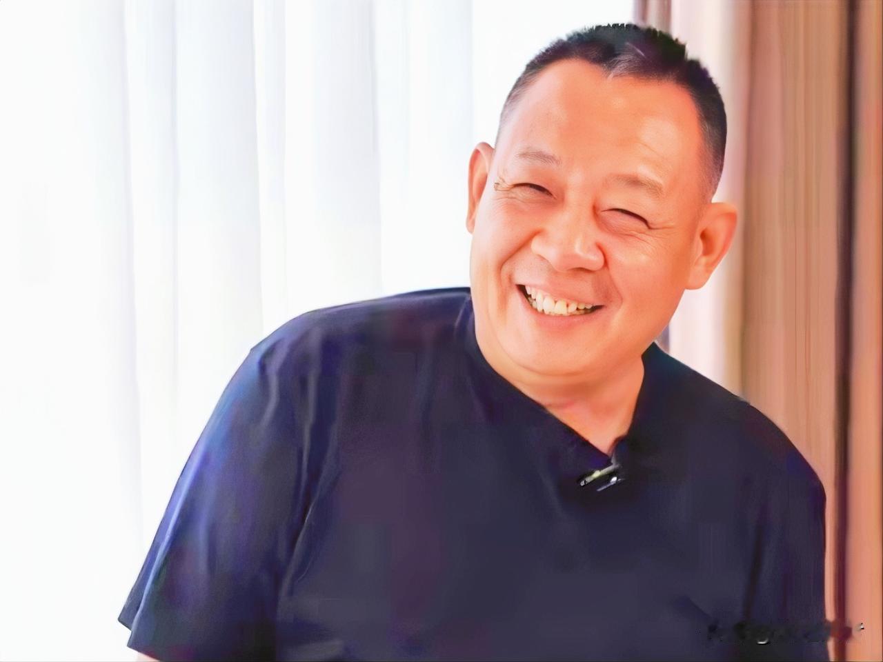 近日，
人民日报采访胖东来，在与主持人的公开对话中，于东来讲了感人肺腑的话：希望