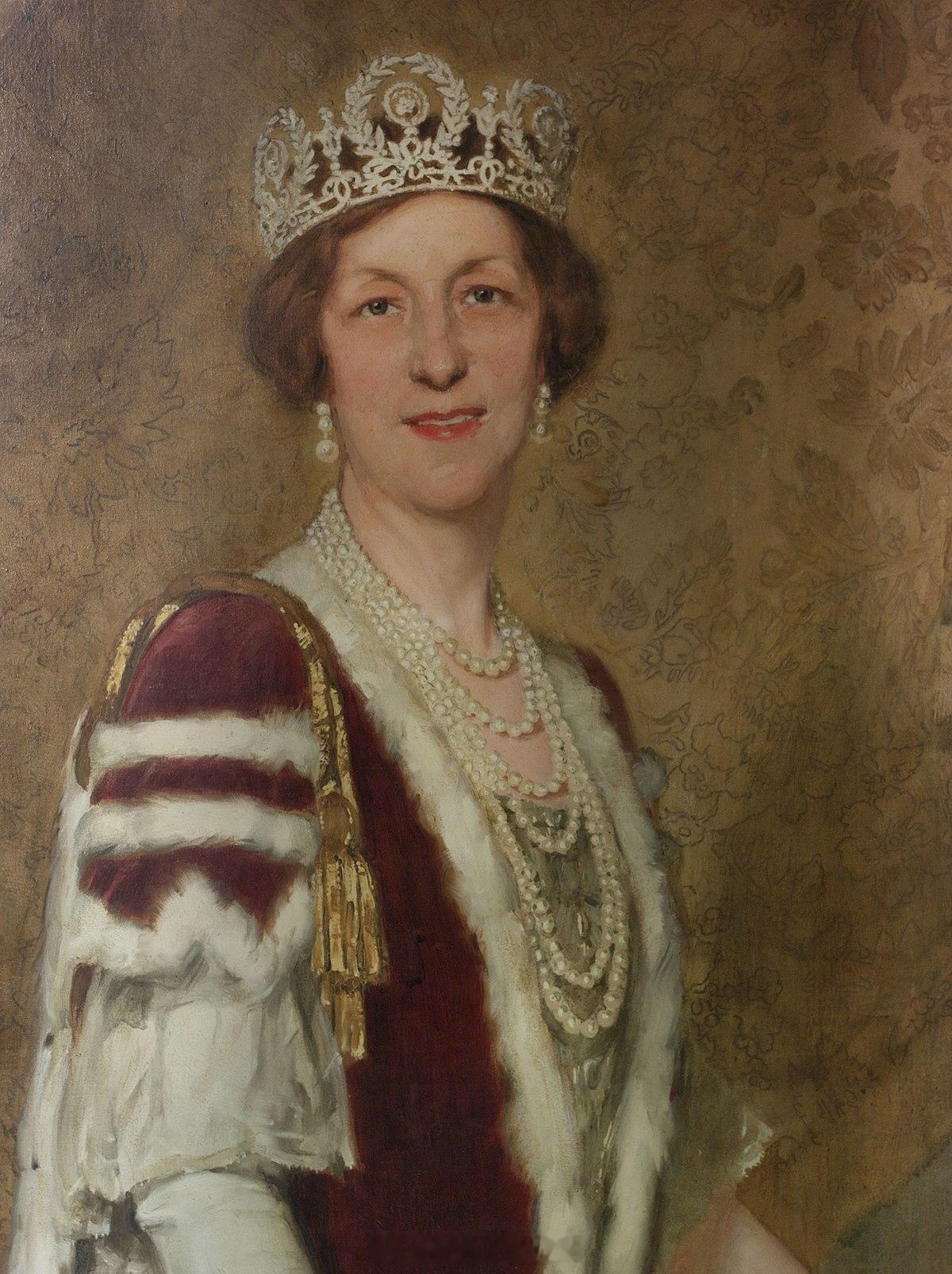 珠宝 曾属于爱尔兰迪克斯男爵夫人贝西的卡地亚王冠，约制作于1917年。贝西是美国