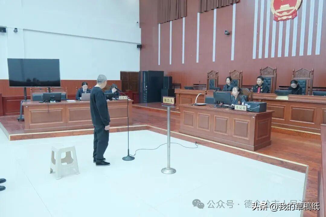 哎呦喂，青海这名男子酒后持刀闯警队泄愤袭警，结果被判刑三年！

德令哈一男子王某