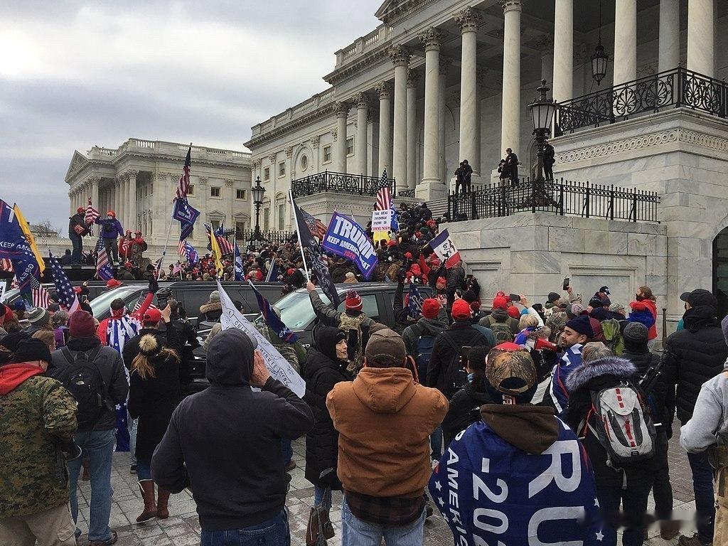 很多人竟然天真地认为，美国就不会断网，他们还是不了解美国，美国可是这方面的专家了