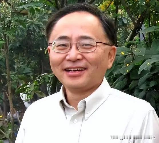 江姐临终前，嘱咐儿子彭云长大后要为新中国奋斗。但彭云并没有遵循母亲的遗愿，反而定