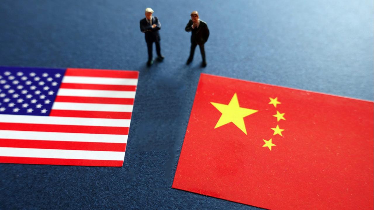 美国在赌，中国也在赌，美国赌中国不敢武力收复台湾，不敢打日本，而中国则在赌美国不