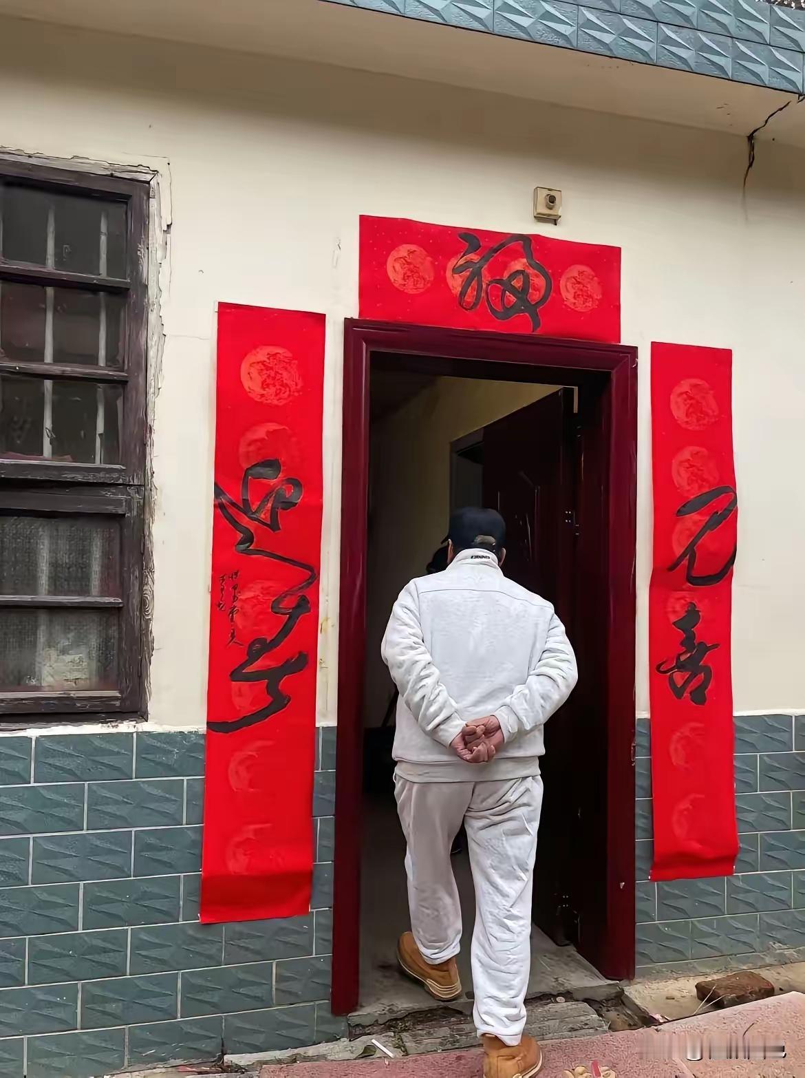 够：节俭滴？
这应该就是；大道至简的最好诠释吧？多一个字也不写，少一个字也不行，