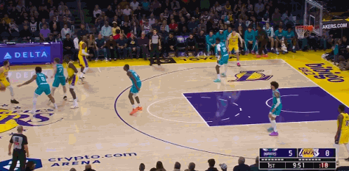 东契奇三分！！ 