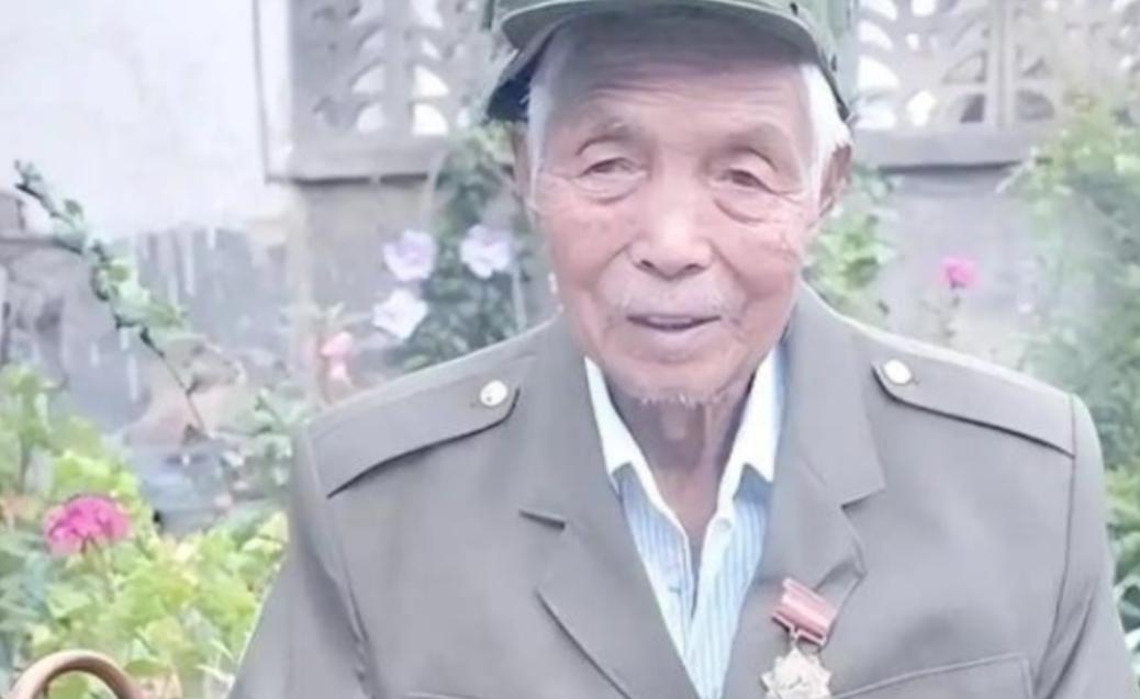 1979年，战士黄干宗被两名越南女兵活捉，他本已经做好了慷慨赴死的准备，没想到两