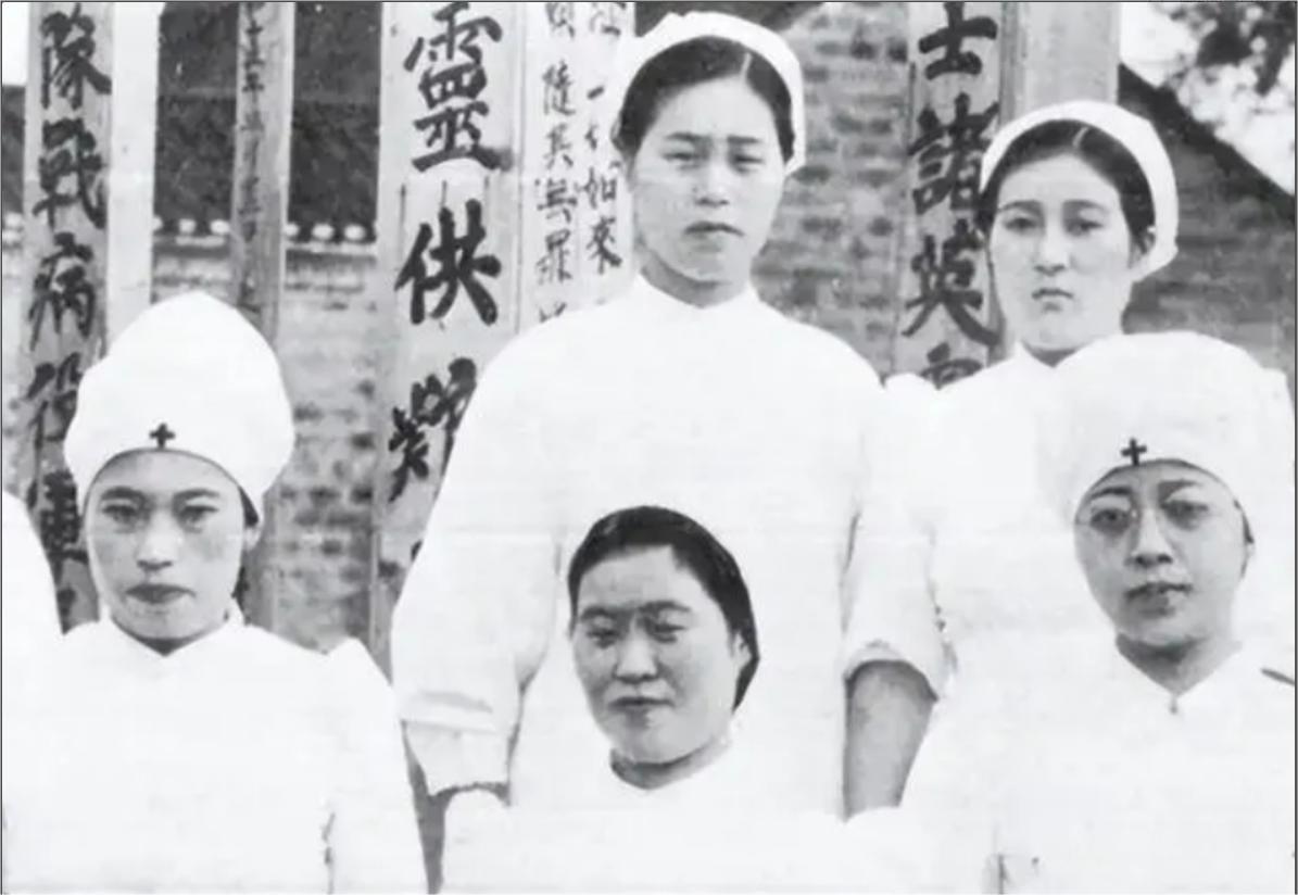 【1946年除夕，400名日籍护士以"治病救人"的名义，残杀了百位解放军】
19