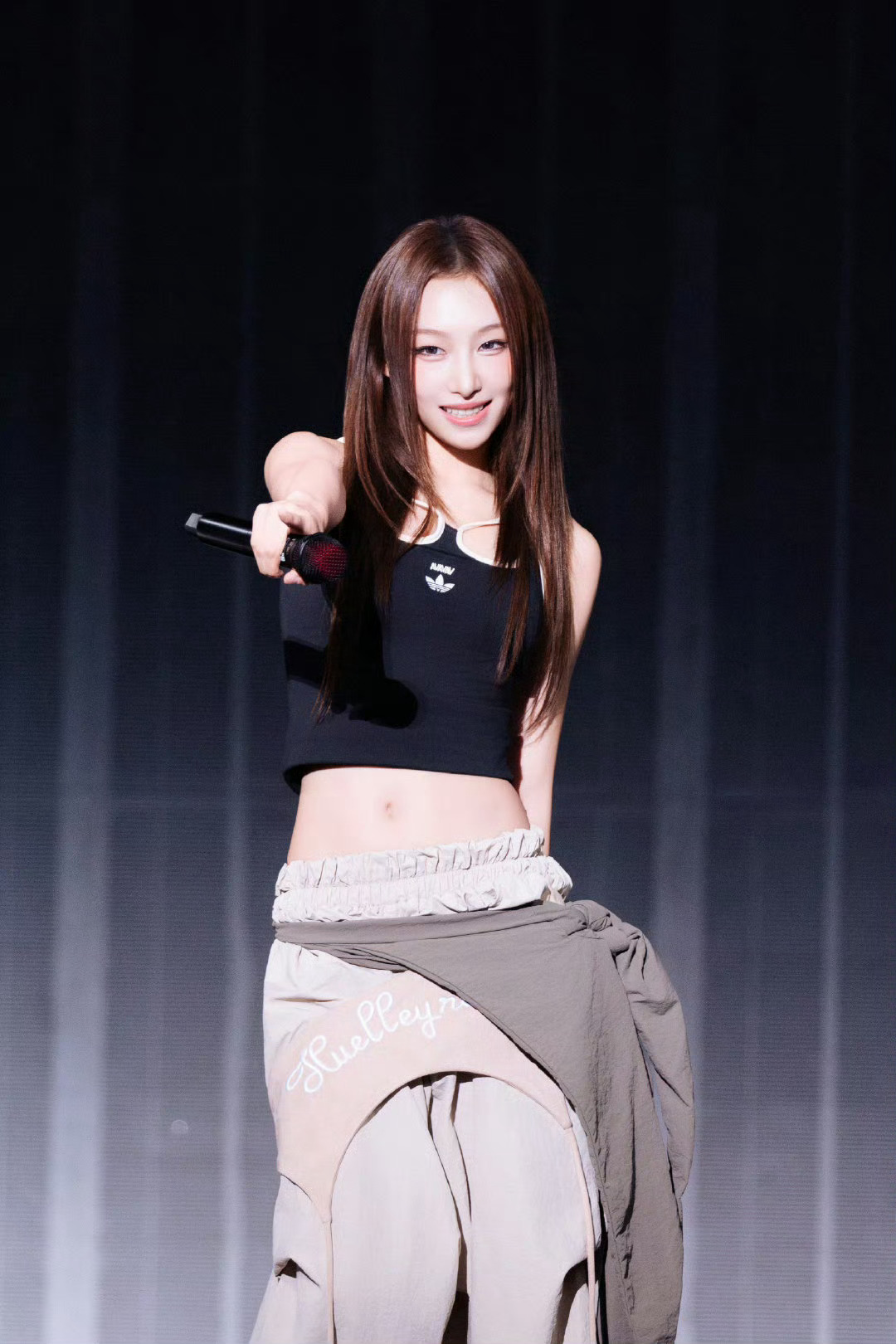 red广州演唱会 广州很热，但未必有RED演出🔥！今晚演出顺利RED组合