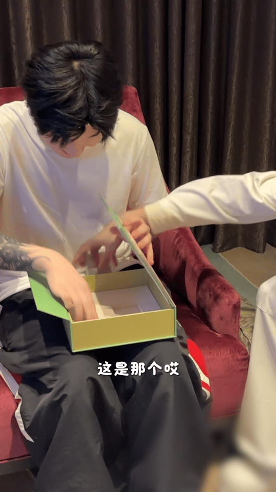 Capper生日vlog迟到两个月新说唱2025 看Capper生日vlog，发