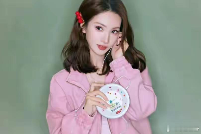 金晨事件简单事故为何铤而走险金晨受伤，提前离开，可以理解。但留下处理的助理主动顶