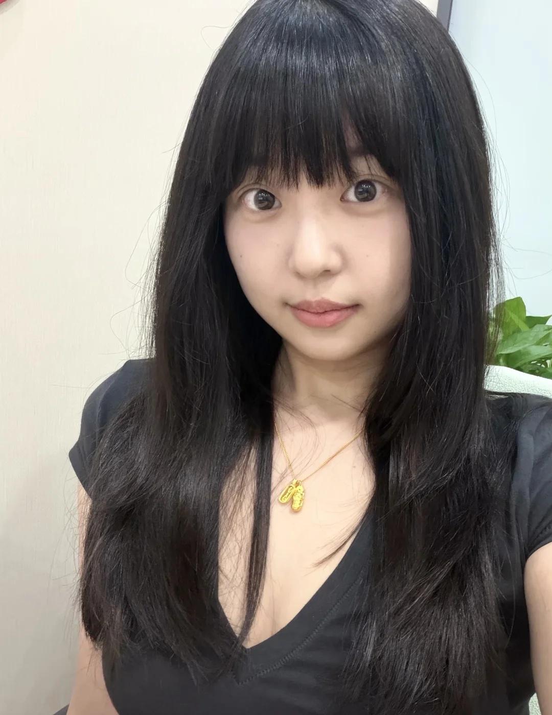 40岁，今天又被男大要联系方式了
原来是暑假工，问我要不要了解一下游泳健身，哈哈