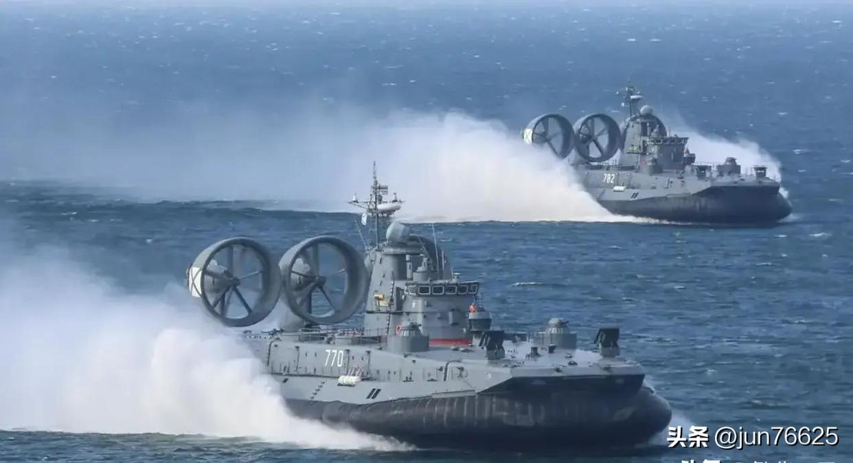 “野牛”和“野马”，哪种气垫登陆艇更适合中国海军？
野马是我们完全国产的726型