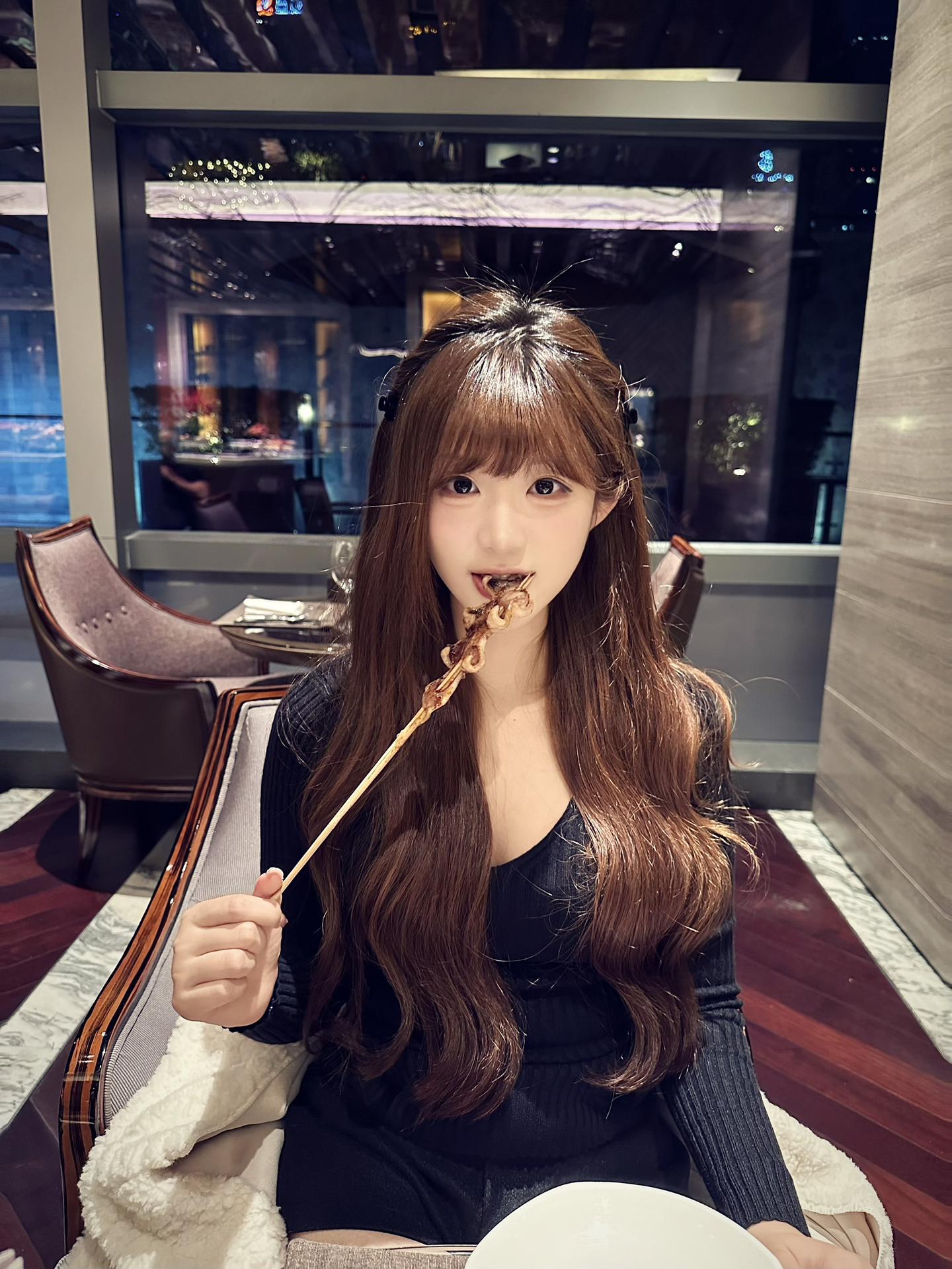 贯穿我整个过去的伤痛，在你那里只是细枝末节的小事吗