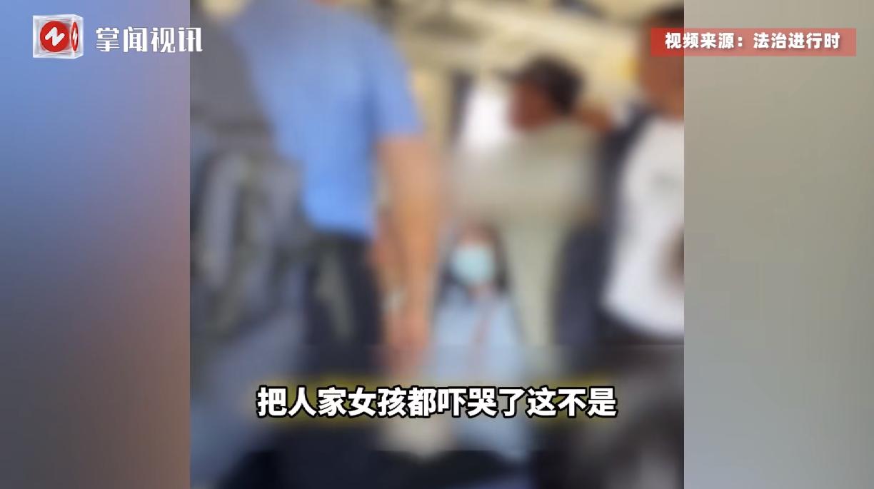 “这个列车员火了！”近日，内蒙古包头，一女子在乘坐火车时，一位没有坐票的男子却硬