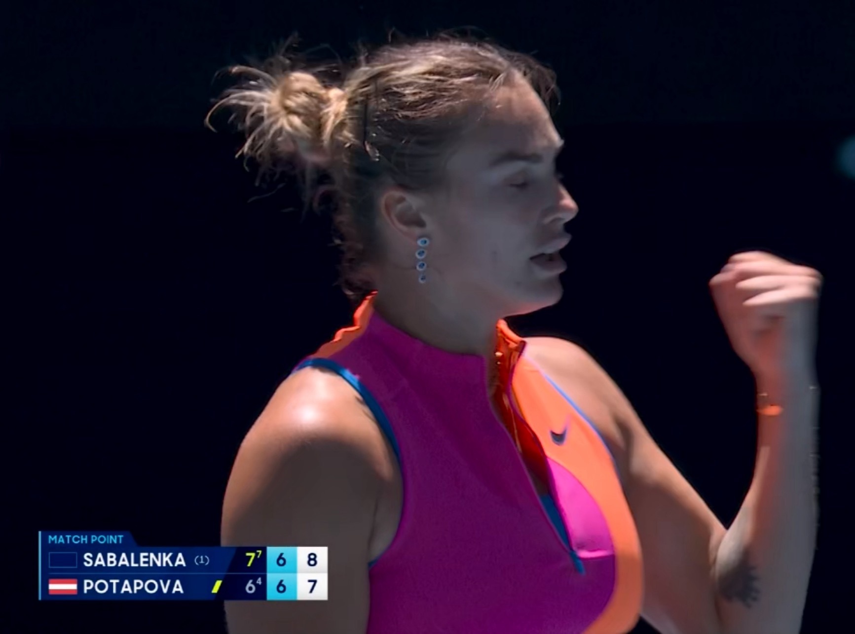 萨巴伦卡在第二盘开局4-0领先被追平，抢七3-6落后下挽救4个盘点，以大比分7-