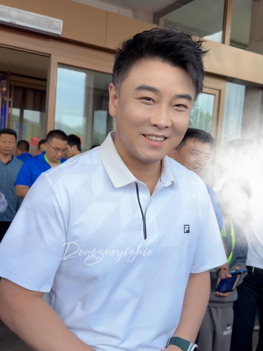白告这日子也是好起来了，两天都春风得意，王皓真的是福气，家有娇妻和可爱的俩儿！