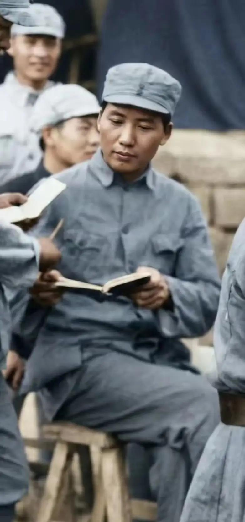 这不是演员，这是毛主席本人！建立新中国的伟人 
 
很多人刷到一段历史影像，第一