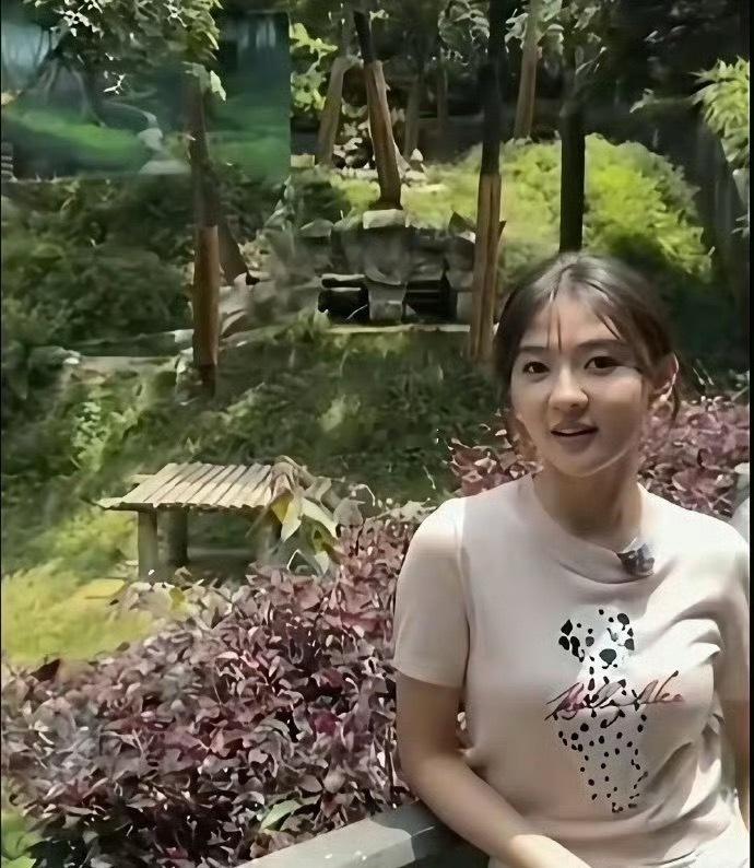 果然美男眼里没有美女啊，这竟然是陈哲远和杨迪用同一个设备拍的梁洁 