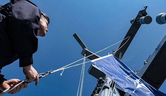 近日北约启动“北极哨兵”行动，说是为了应对俄罗斯，但明眼人都看得出来，美国老惦记