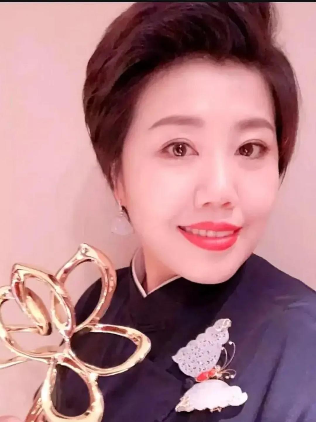 春晚要得到大多观众喜欢，创作人民艺术，要倾听民声，不要那种办公室里的自我陶醉！