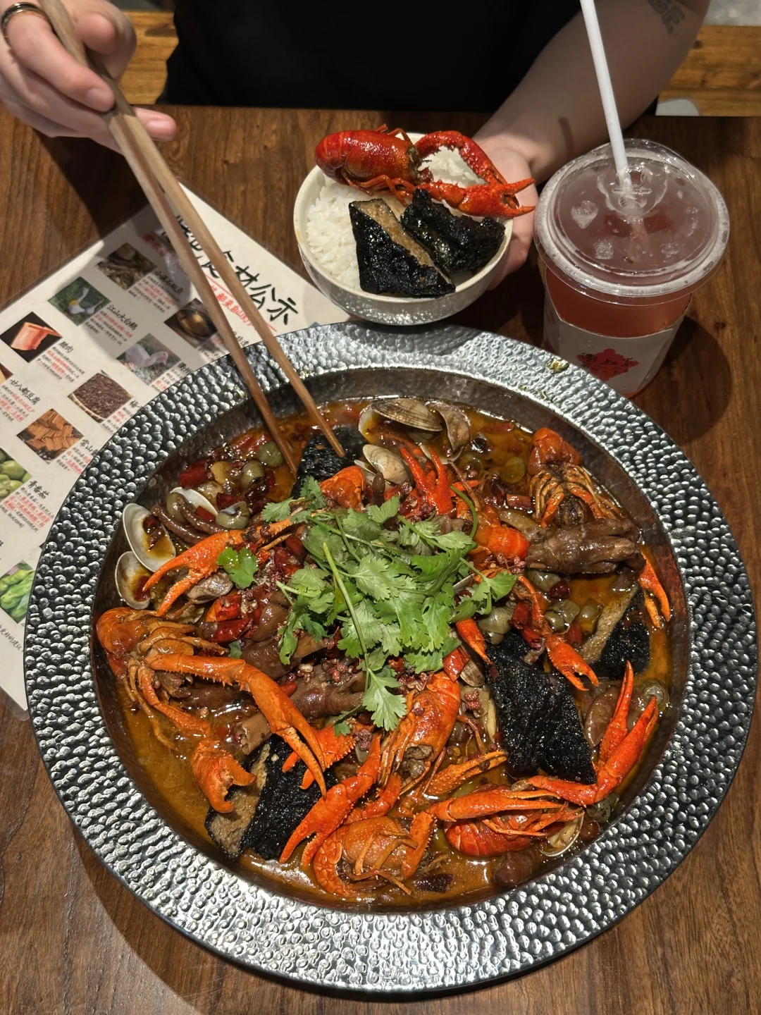 到底哪个天才发明了龙虾臭臭锅！！