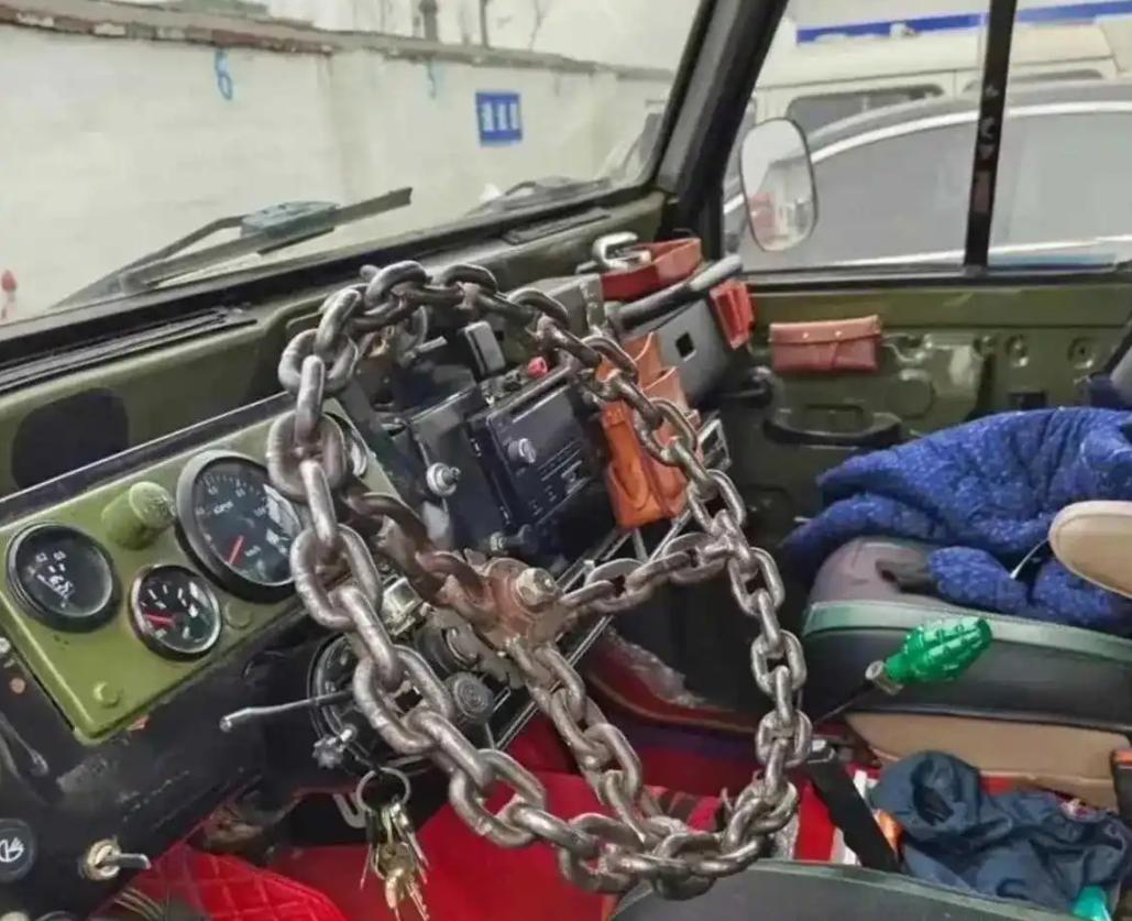 随时随地都能撸铁，这方向盘没谁了。。