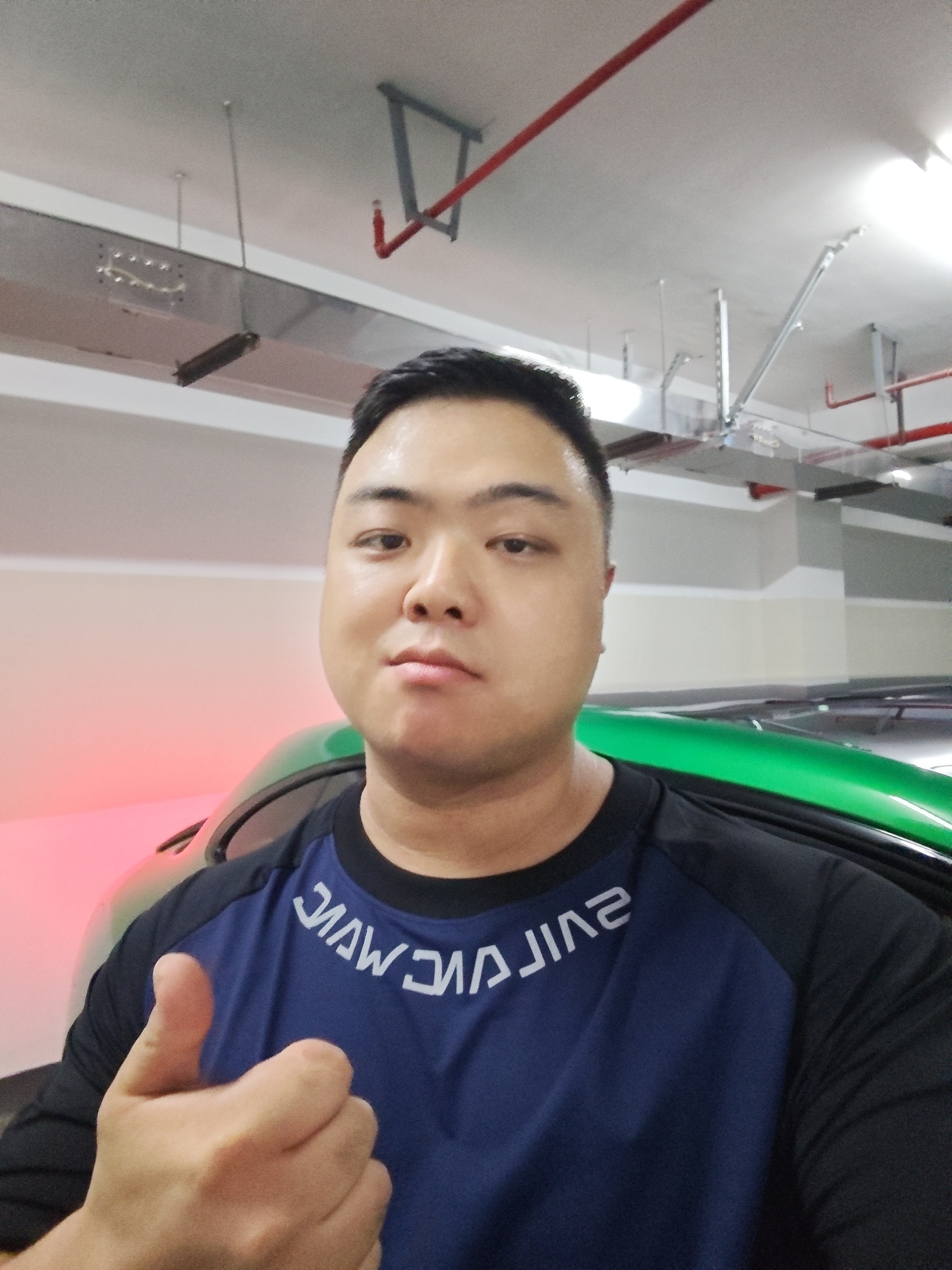 西服一脱年轻五岁，“老钱风”穿搭不适合我，还是穿速干T恤吧 