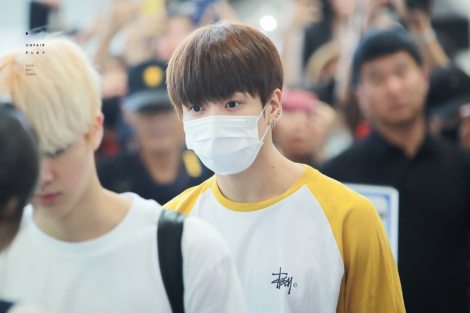 田柾国 160812 金浦出境 ©️logo 