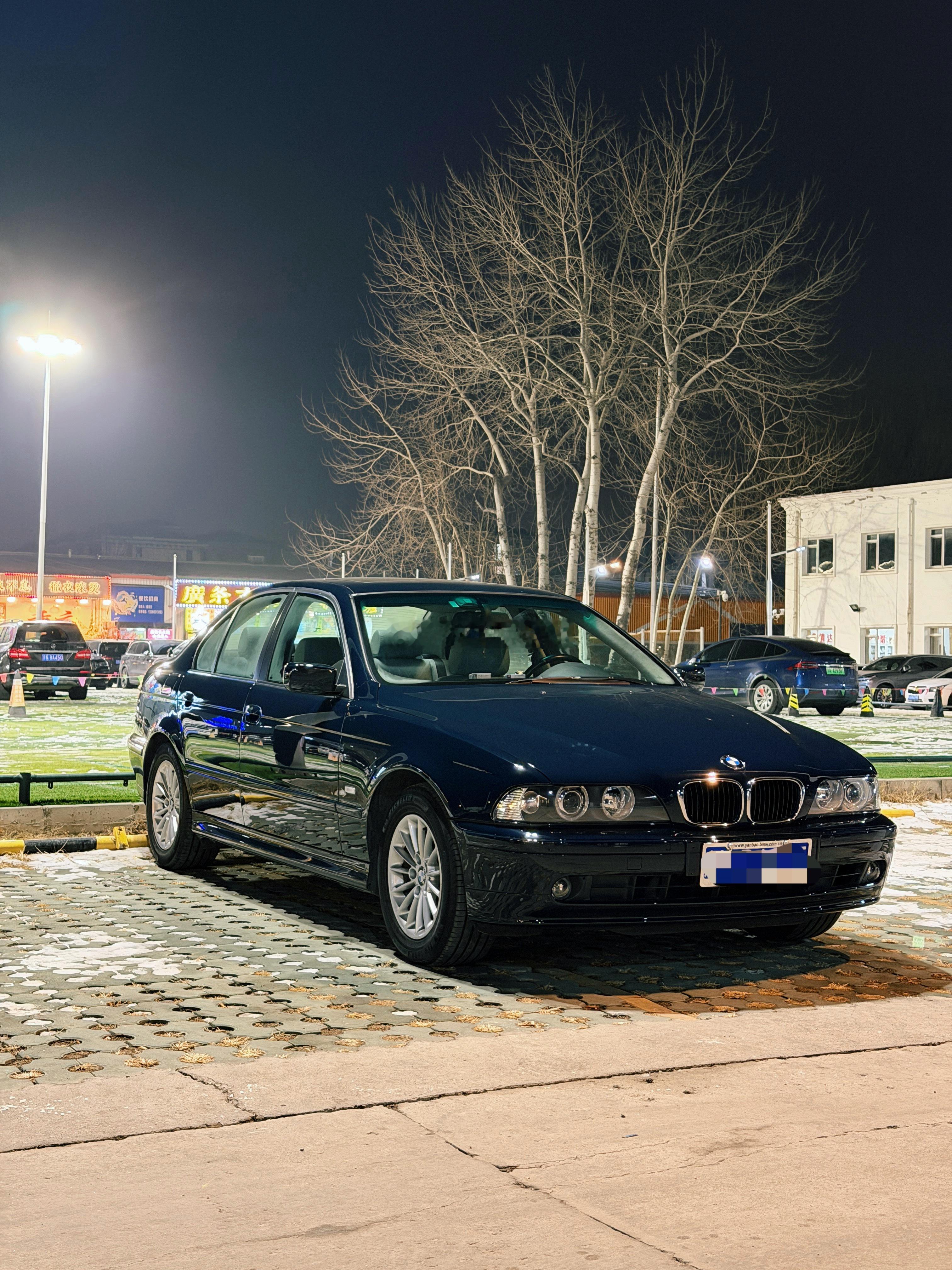 偶遇一台很整的老宝马📷梦想家ALI