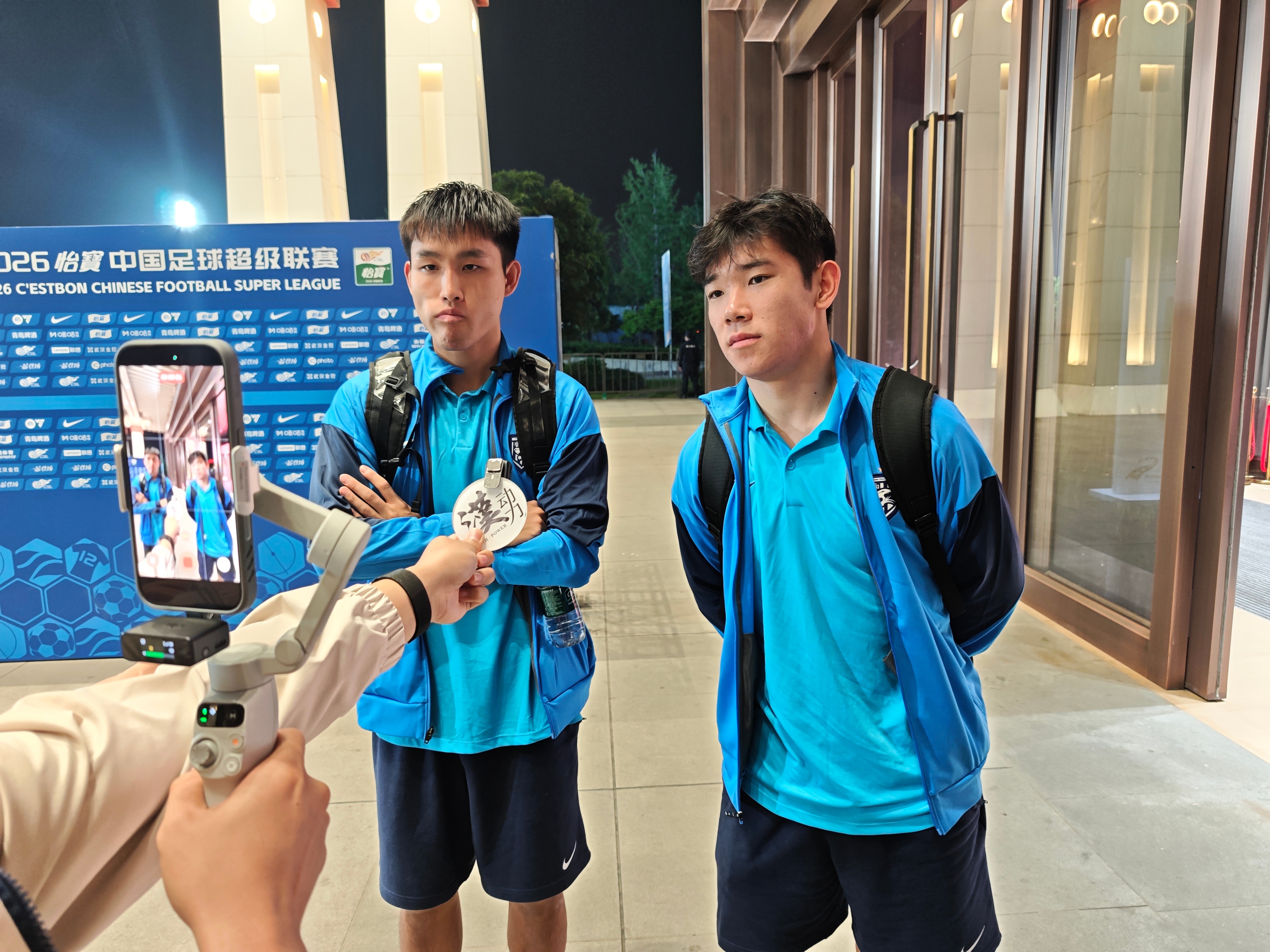 明天太阳会照常升起，向前看！⚽️赛后采访这两位首发的U20小将王康&姜利勋，不禁