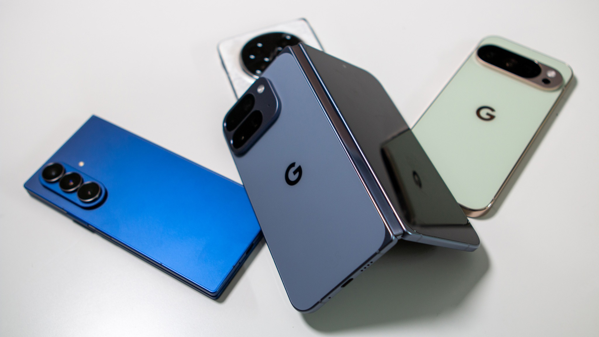 安卓旗舰内存竞赛迎来拐点。谷歌Pixel 11标准版骤降至8GB，Pro版也缩水